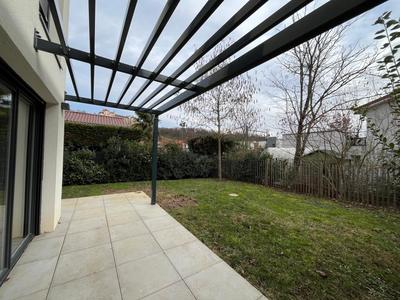 Maison - 93 m² - 4 pièces