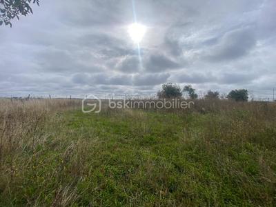 Terrain constructible - 738 m²