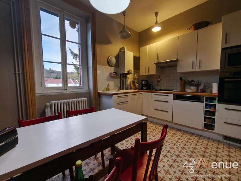 Appartement - 146 m² - 7 pièces