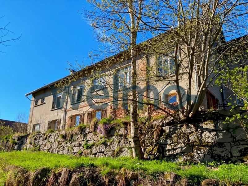 Maison - 300 m² - 5 pièces