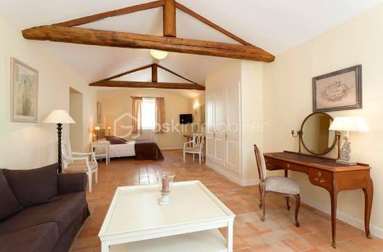 Moulin - 1 500 m² - 28 pièces