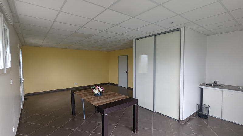 Local commercial - 200 m² - 5 pièces