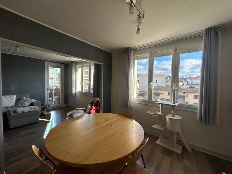 Appartement - 67 m² - 3 pièces