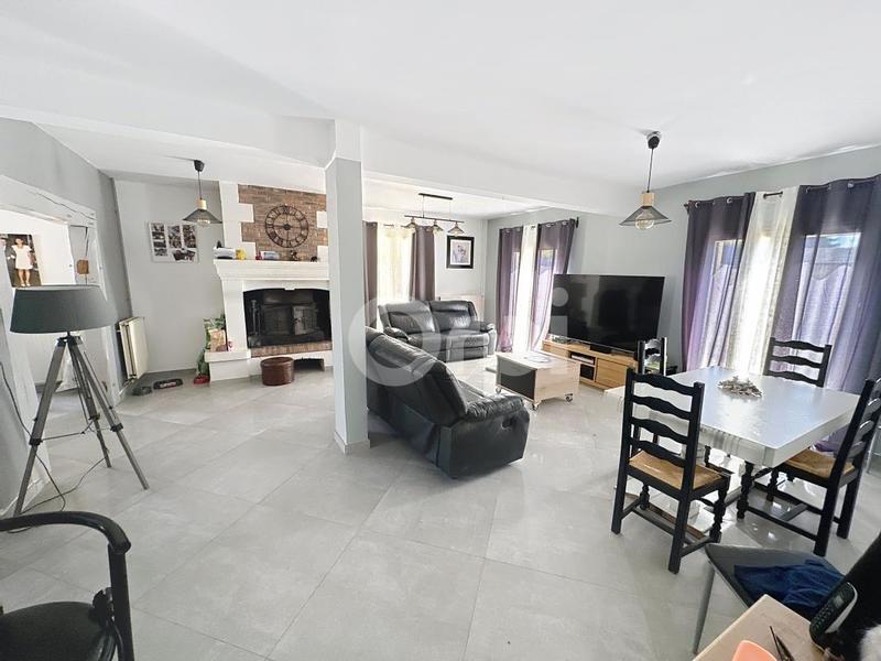 Maison - 203 m² - 6 pièces