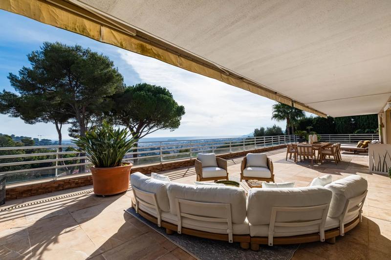 Appartement - 156 m² - 5 pièces