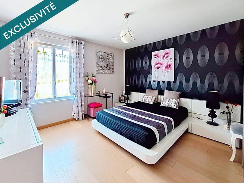 Villa - 242 m² - 8 pièces