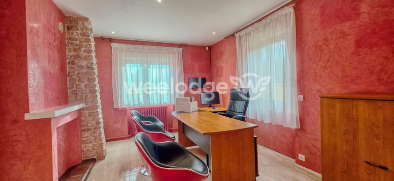 Maison - 208 m² - 5 pièces