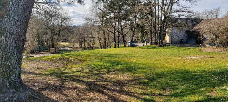 Propriété - 530 m² - 25 pièces