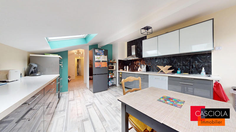 Maison - 111 m² - 5 pièces