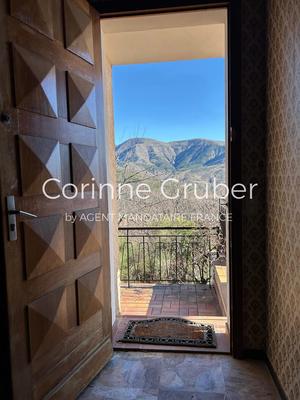 Maison - 94 m² - 5 pièces