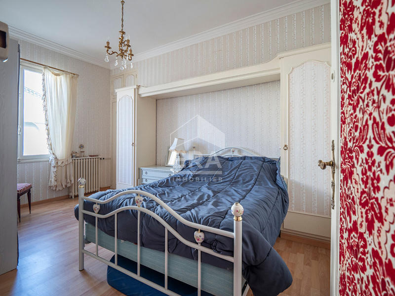 Maison - 170 m² - 8 pièces