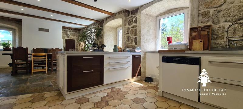 Maison en pierre - 170 m² - 6 pièces