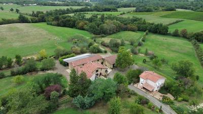 Maison de domaine équestre - 375 m² - 10 pièces