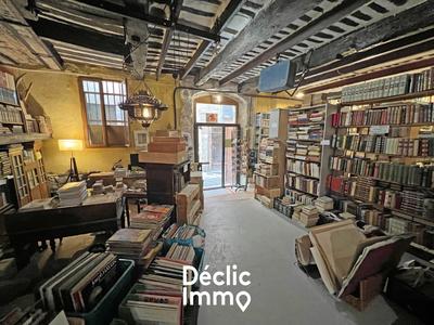 Atelier d'activités - 210 m² - 6 pièces