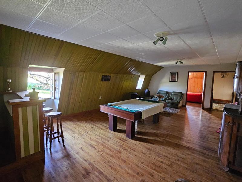 Propriété - 243 m² - 9 pièces