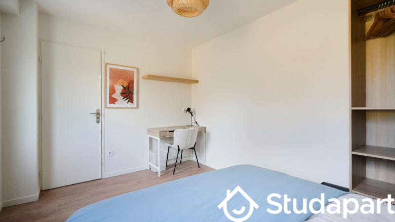 Chambre - 120 m² - 1 pièce