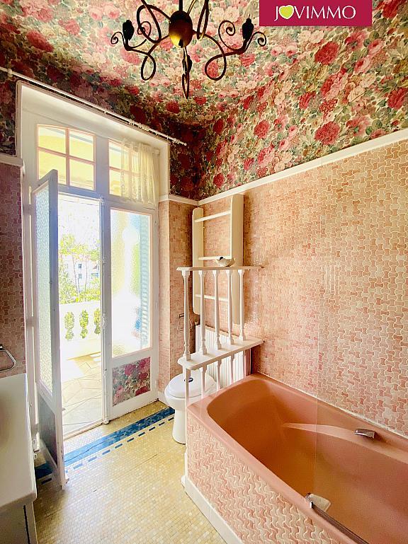 Maison - 254 m² - 10 pièces