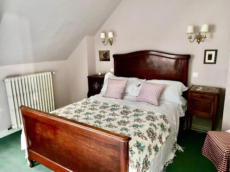 Maison - 237 m² - 10 pièces