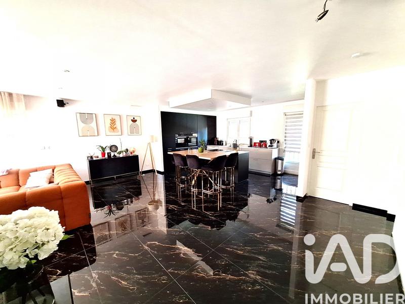 Maison - 130 m² - 5 pièces