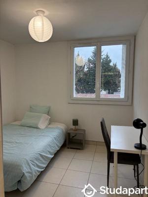 Chambre - 9 m² - 1 pièce