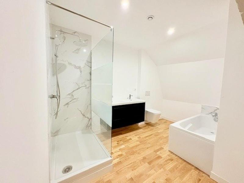 Maison - 149 m² - 8 pièces