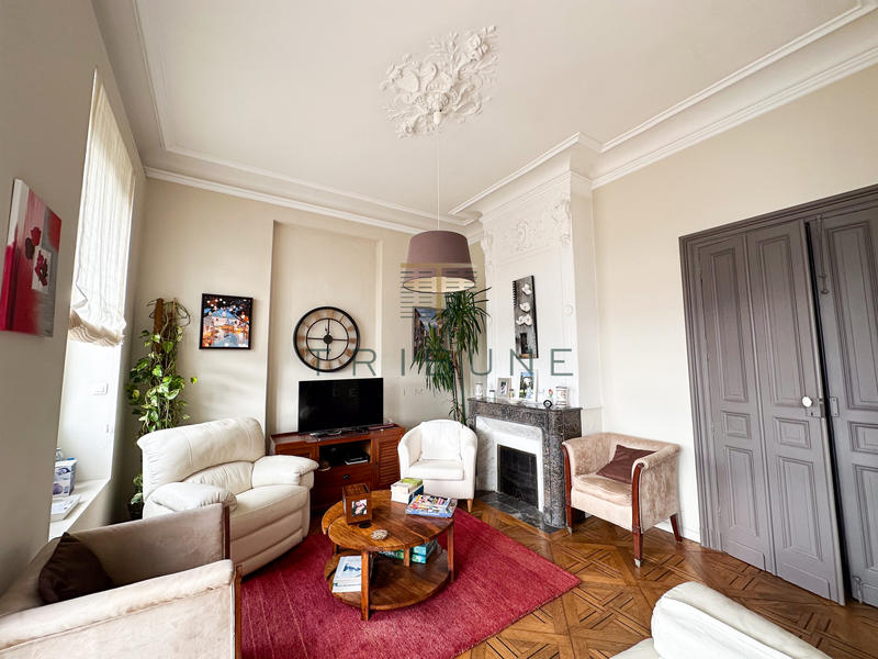 Maison - 205 m² - 8 pièces