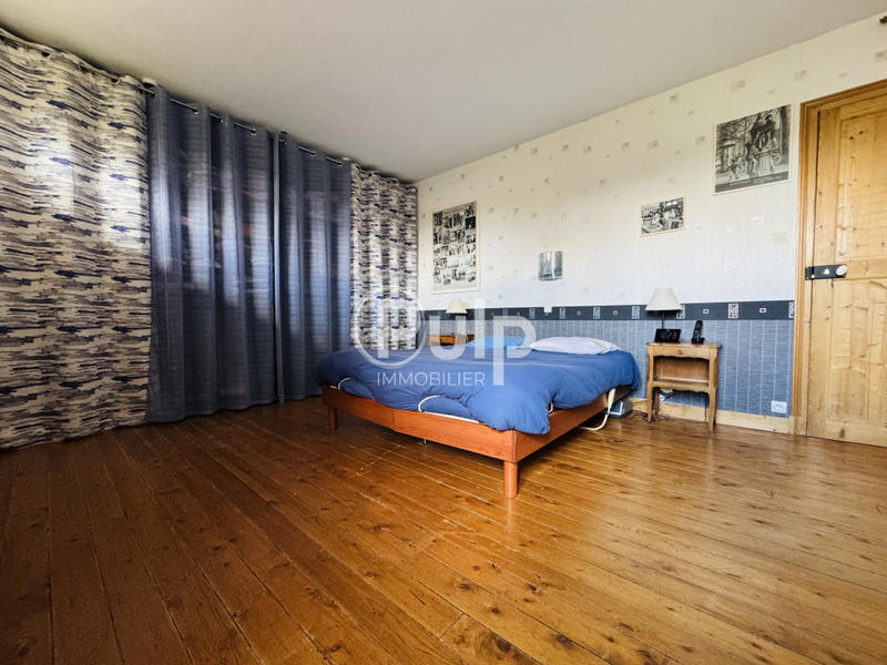 Maison de ville - 241 m² - 10 pièces