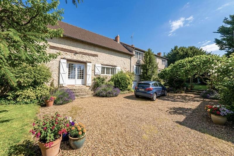 Propriété - 280 m² - 11 pièces