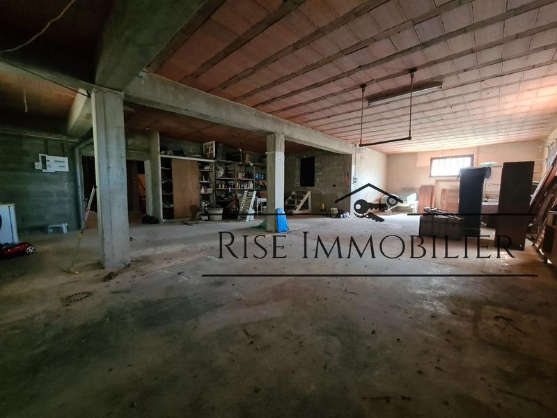 Villa - 245 m² - 9 pièces