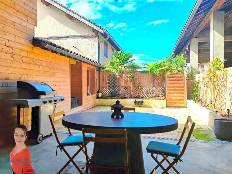 Maison - 248 m² - 9 pièces