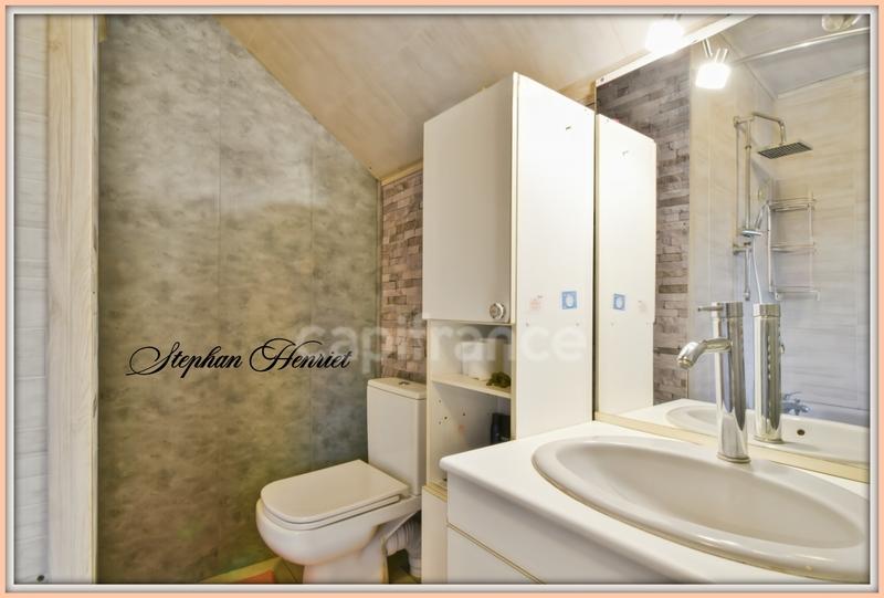 Maison - 262 m² - 12 pièces