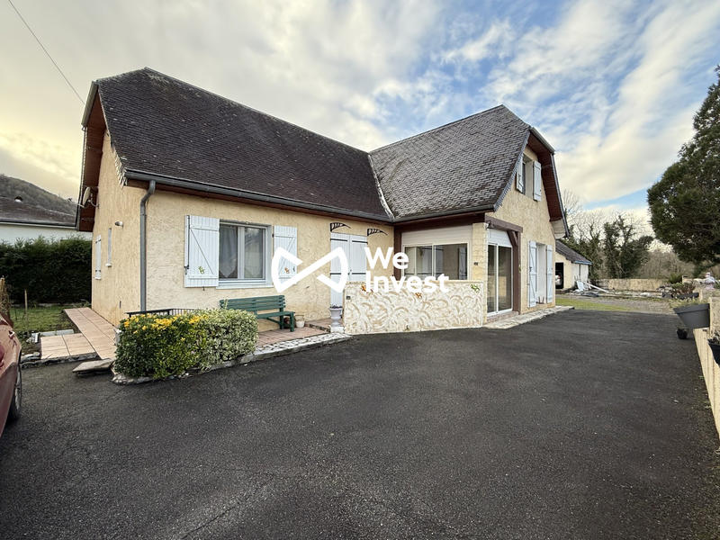 Maison - 161 m² - 8 pièces