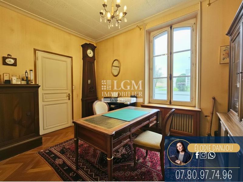 Propriété - 285 m² - 9 pièces
