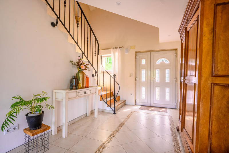 Maison - 250 m² - 7 pièces