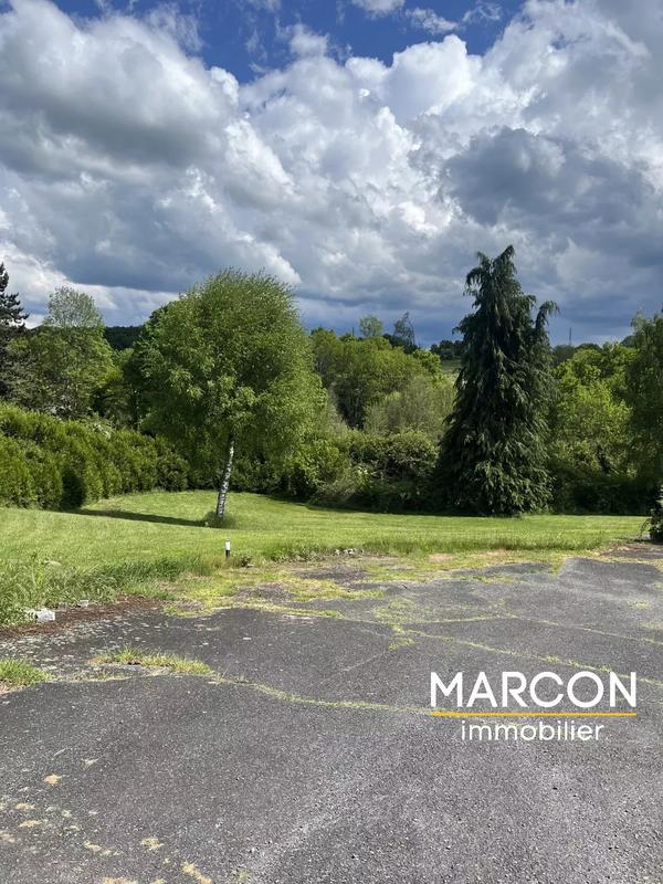 Maison - 225 m² - 7 pièces