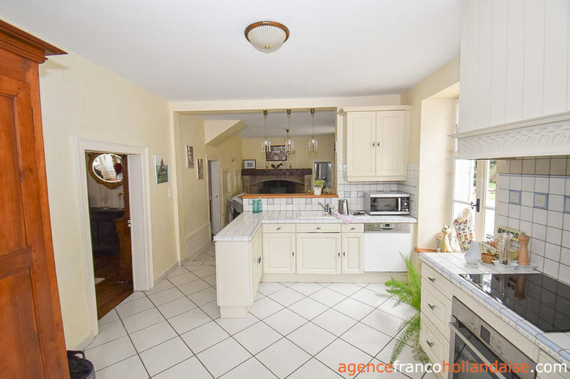 Demeure - 348 m² - 19 pièces