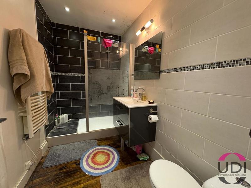 Maison - 235 m² - 8 pièces