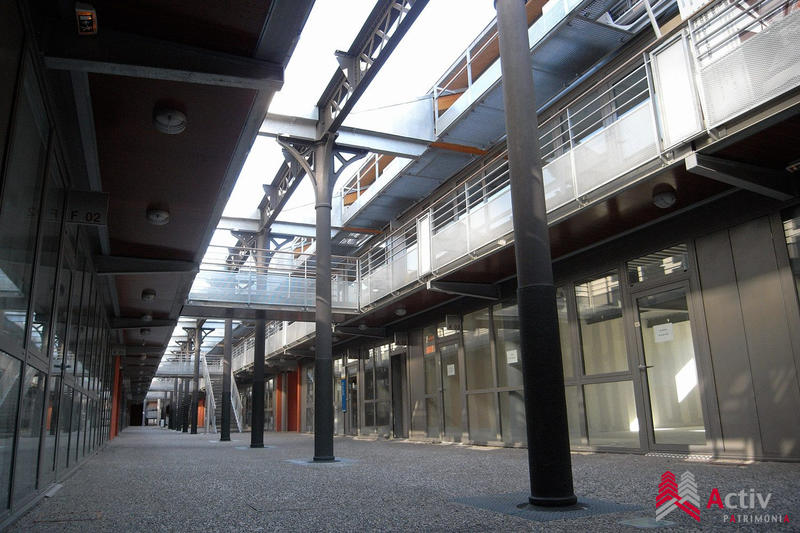 Local d'activités - 73 m²