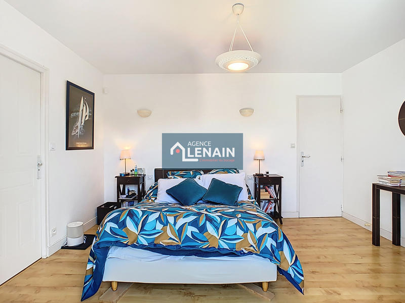 Propriété - 197 m² - 9 pièces