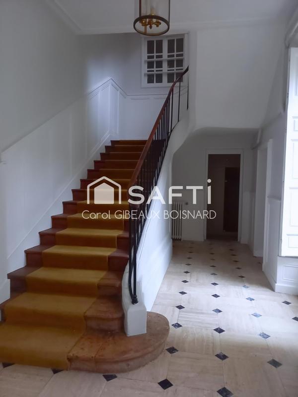 Maison de maîtres - 419 m² - 14 pièces