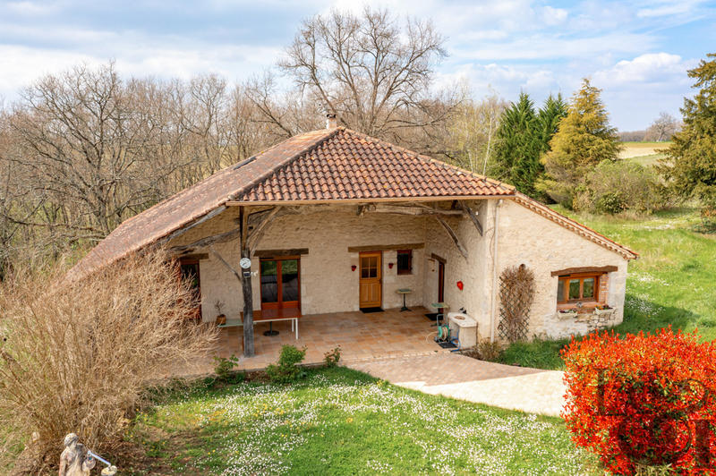 Maison - 321 m² - 9 pièces