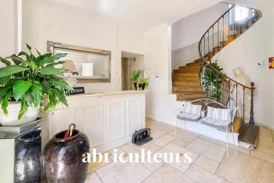 Château - 1 000 m² - 16 pièces