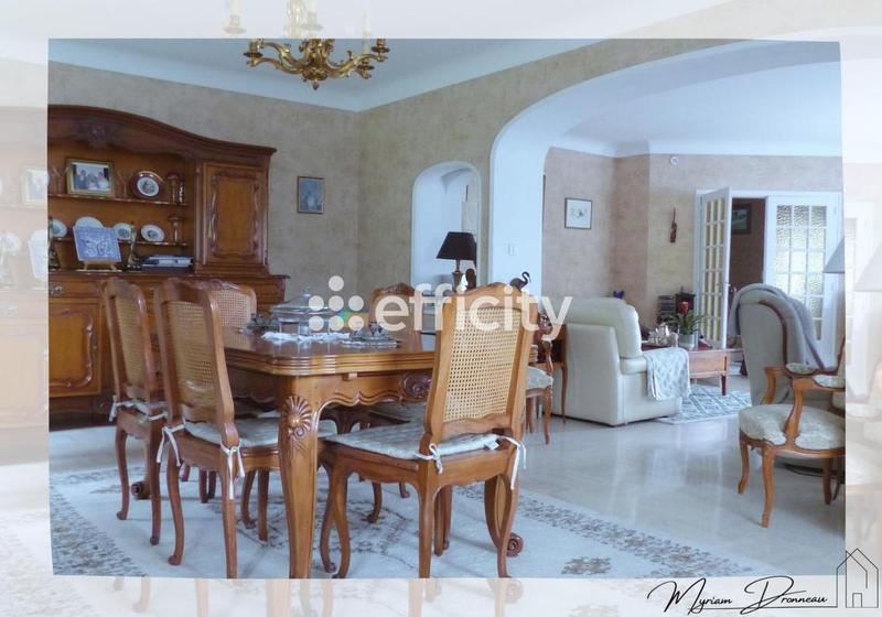 Maison - 200 m² - 6 pièces