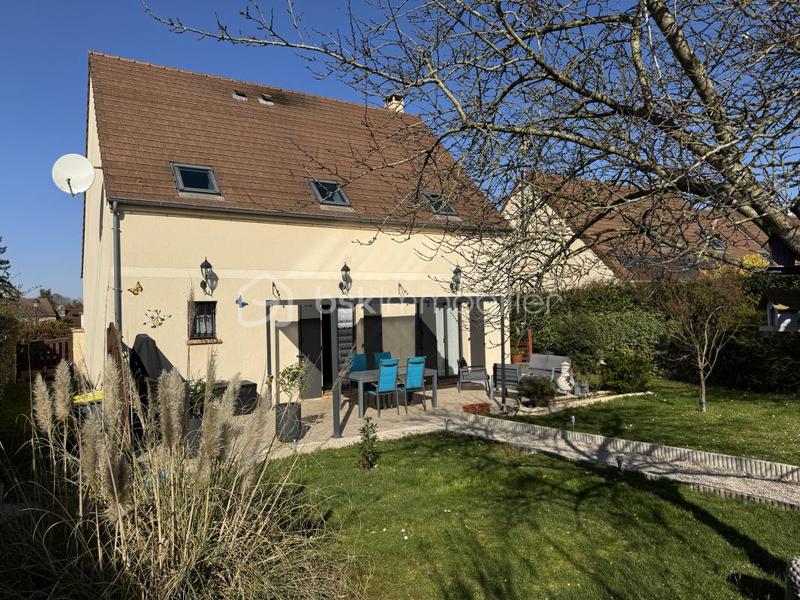 Maison traditionnelle - 122 m² - 5 pièces