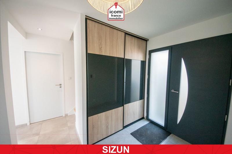 Maison - 220 m² - 6 pièces