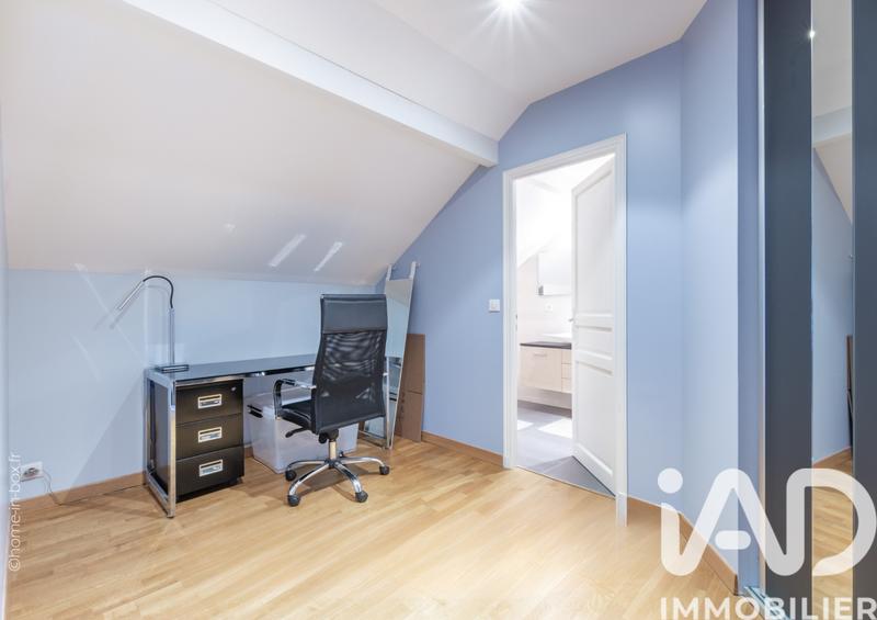 Maison - 740 m² - 15 pièces