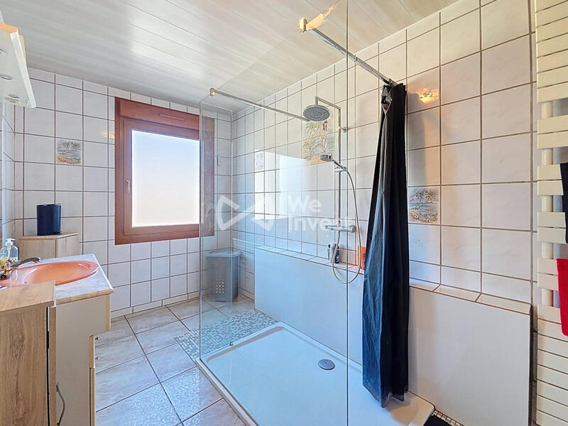 Maison - 230 m² - 6 pièces