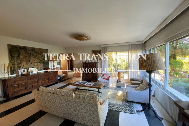 Propriété - 260 m² - 11 pièces