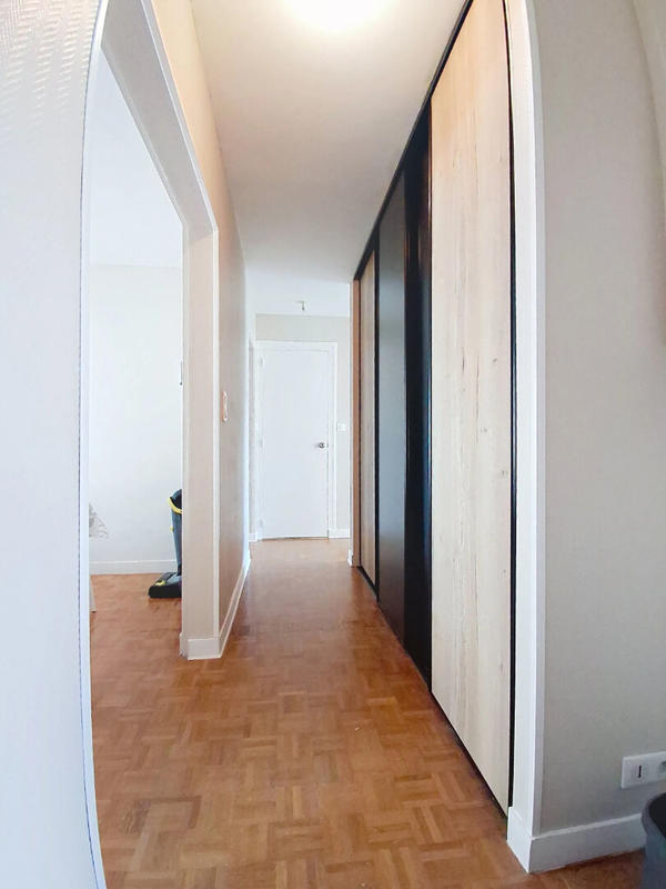 Appartement - 82 m² - 5 pièces