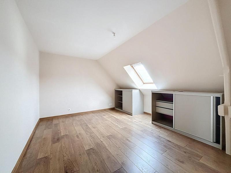 Maison - 208 m² - 8 pièces